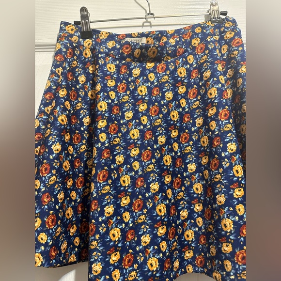 Forever 21 Skirt Womens Floral Mini Skirt - Picture 3 of 5